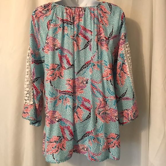 Crown and Ivy top with White lace. - Picture 5 of 8